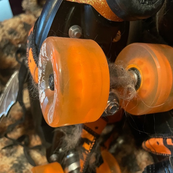 Outdoor Halloween Themed Roller Skate Package - Picture 3 of 3